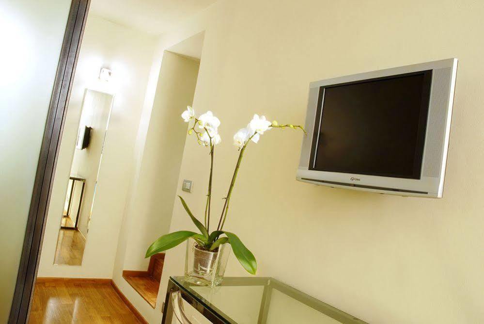 B&B Terres D'Aventure Suites Torino Esterno foto